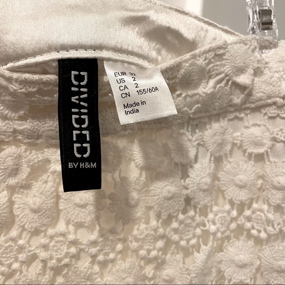 Daisy Lace Mini Skirt - Picture 3 of 4